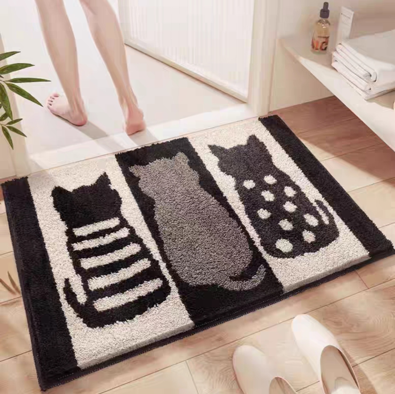 卡通三只猫咪植绒提花浴室卫生间门口吸水洗手间家用地垫
