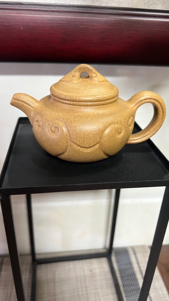 仿古如意壶，泥料：黄金段泥，容量：150cc国工任祁英全手工制作！