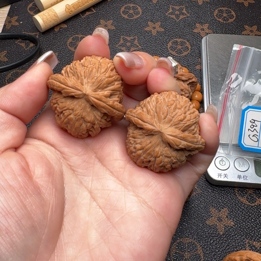 文玩核桃把件36.5白G399