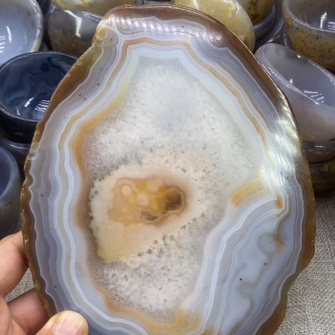 不***风玉原石手工制品切片