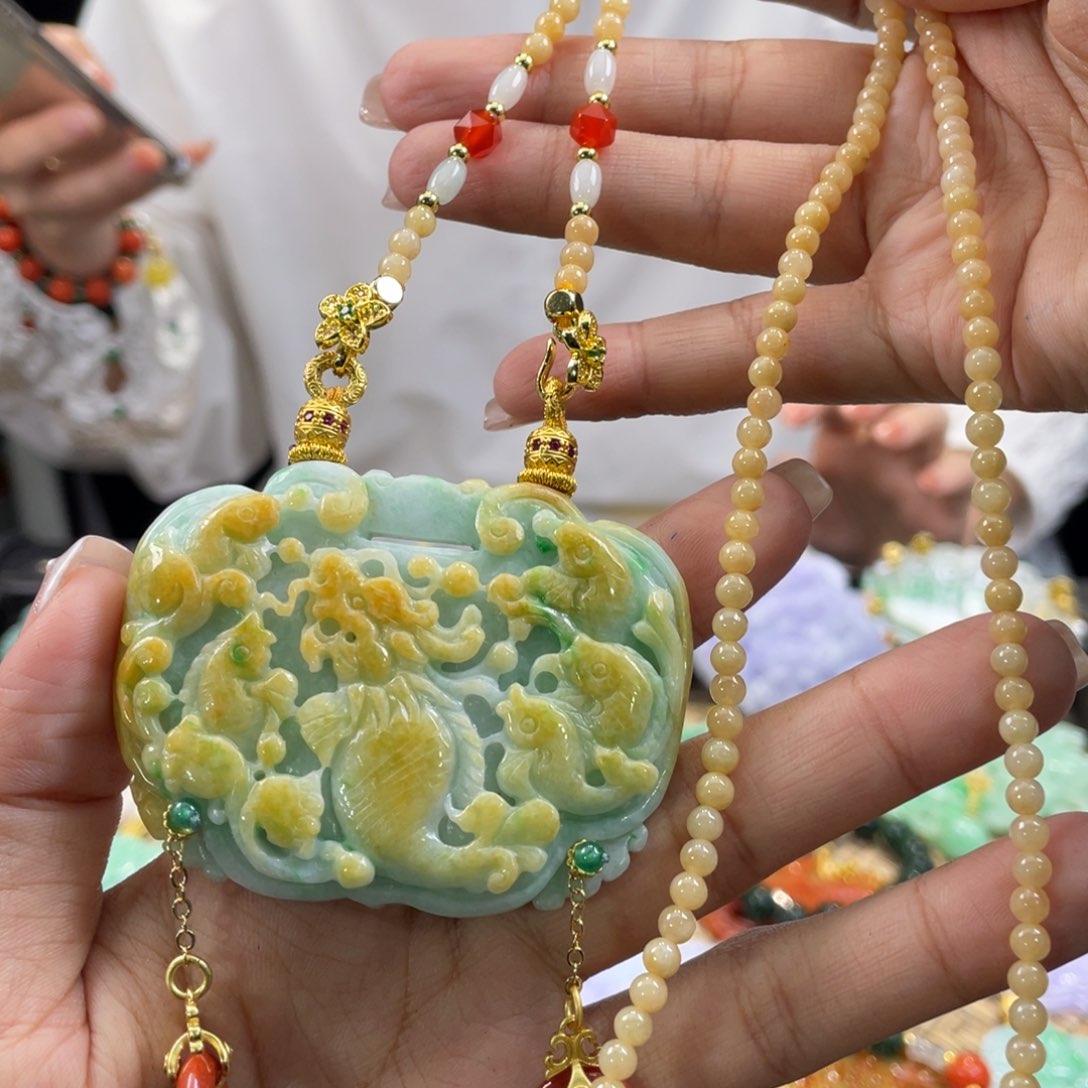 翡翠颈饰未镶嵌代编织