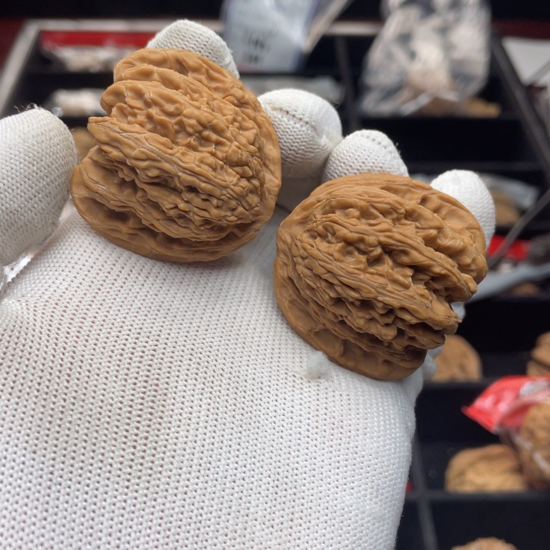 文玩核桃把件密纹 923