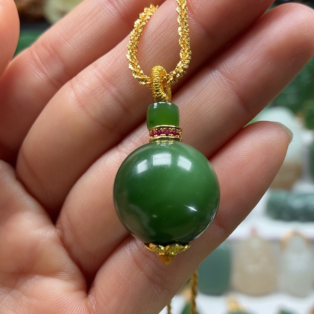 和田玉未镶嵌颈饰老料肉低18.8