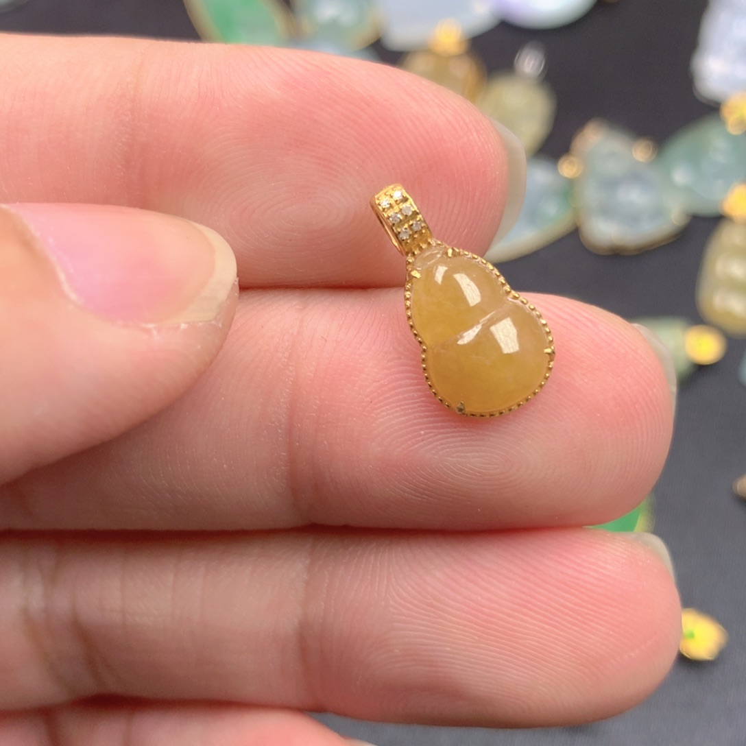 【闪购商品】颈饰18K金镶嵌翡翠西*歪翡翠