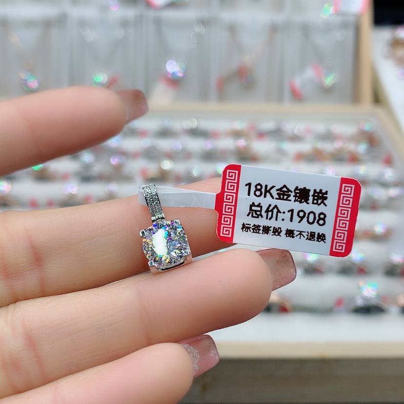 【闪购商品】合成碳硅石颈饰18K金镶嵌若*惜