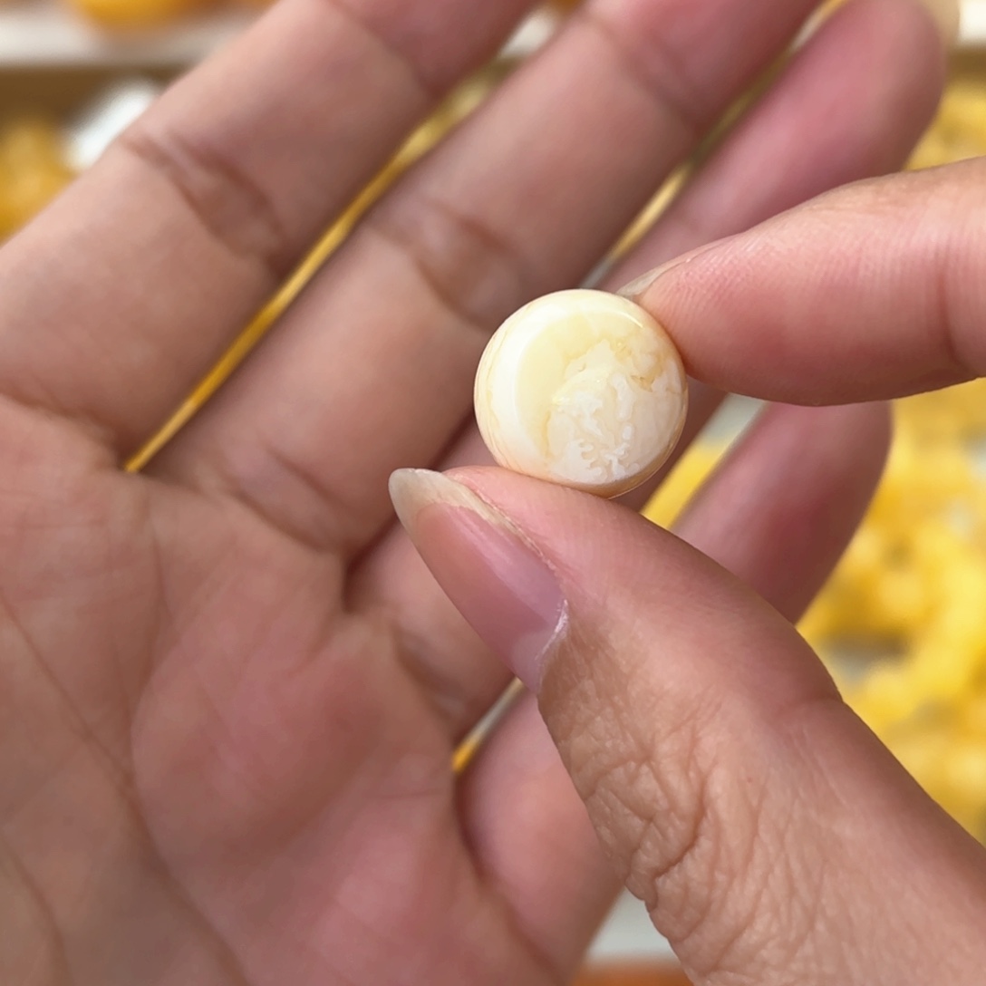 琥珀颈饰未镶嵌蜜蜡