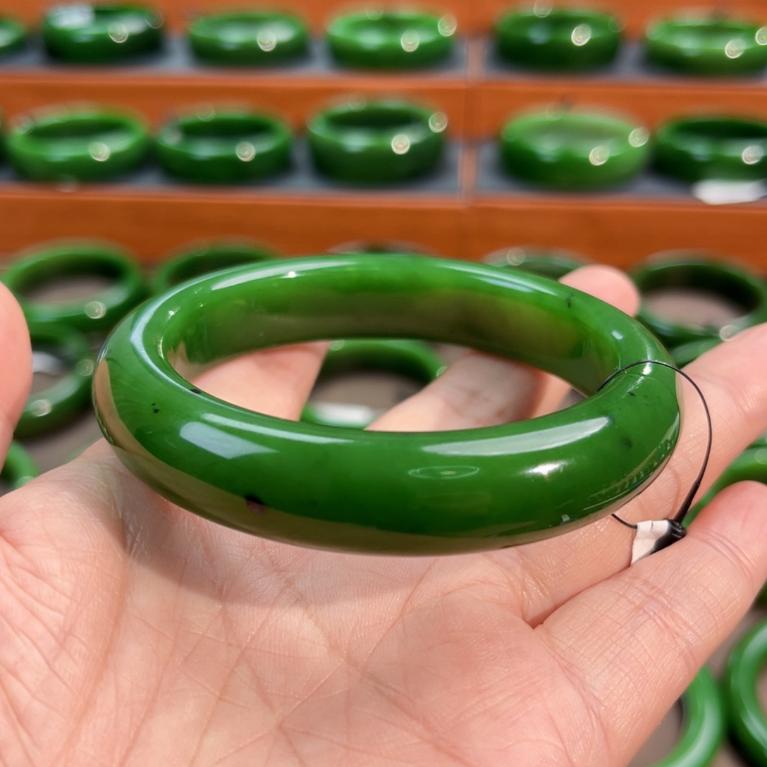 未镶嵌手镯和田玉（碧玉）