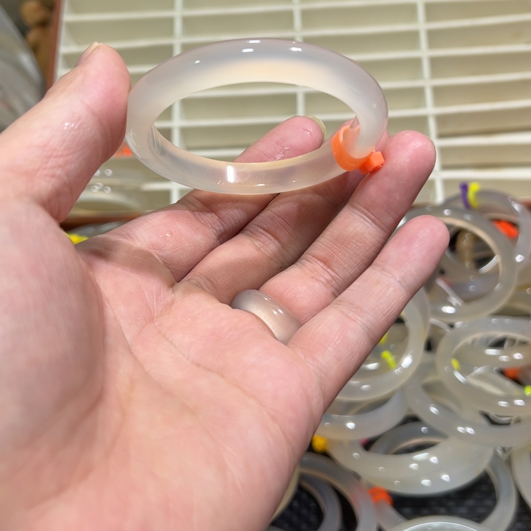 玛瑙/玉髓未镶嵌手镯5455圈有包容1.4