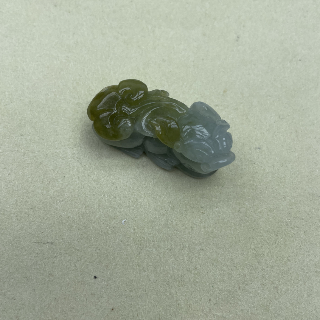 天然翡翠貔貅吊坠裸石