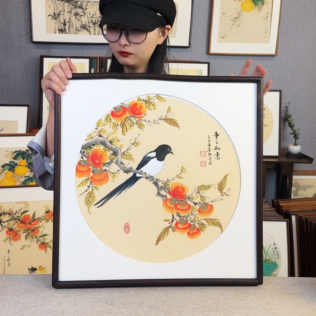 国画手绘带框尺寸： 53*53