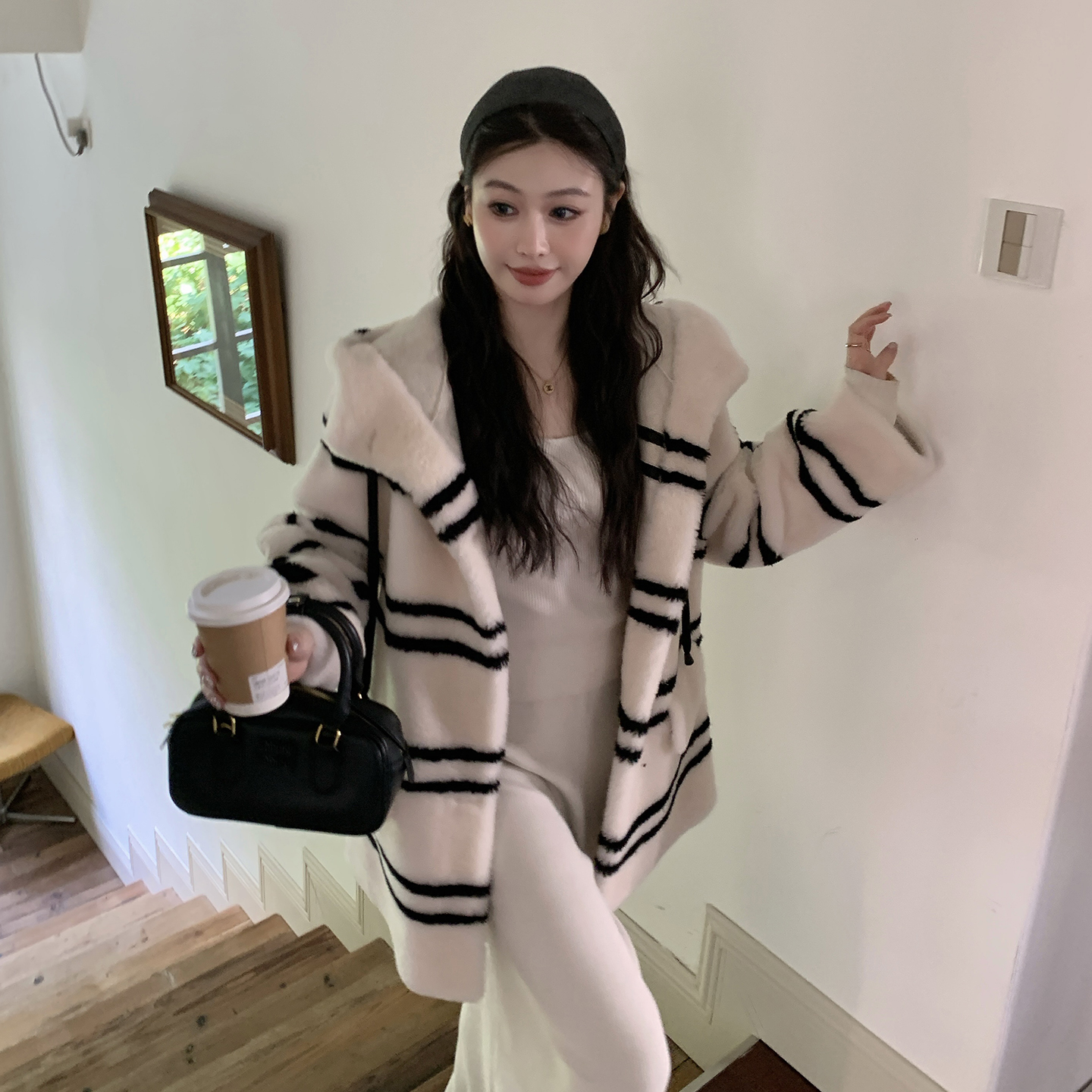 羊羔毛外套女中长款连帽2025新款羊剪绒皮草大衣保暖年轻300
