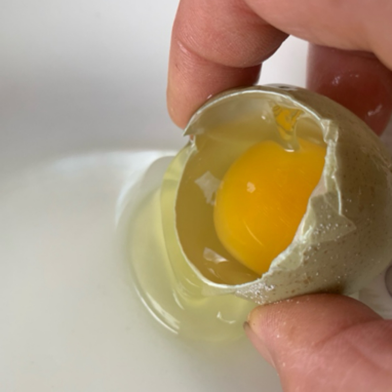 深山散养新鲜可生食谷物鲜鸡蛋营养早餐蛋