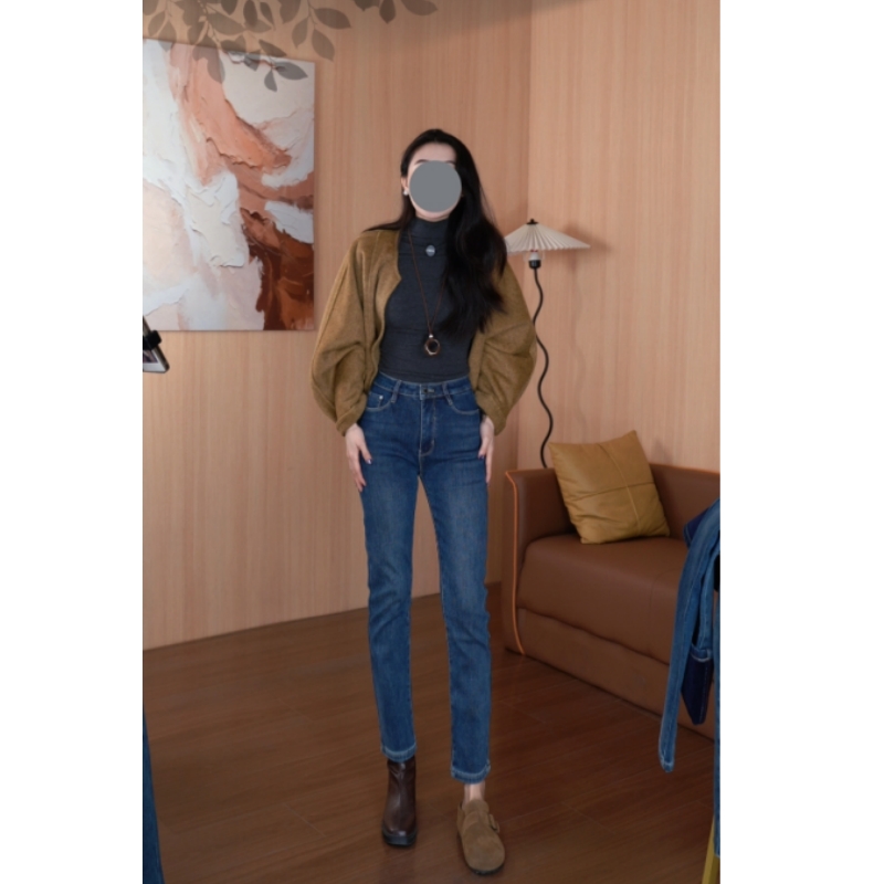 QiQi【靛青蓝】2025冬季不臃肿裁边加绒显瘦高级九分烟管牛仔裤