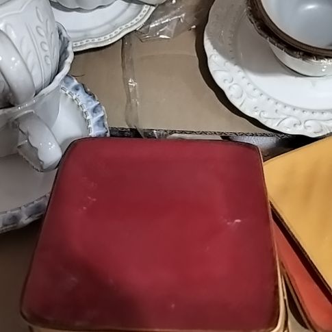 瓷片微瑕彩色方碟六个一组