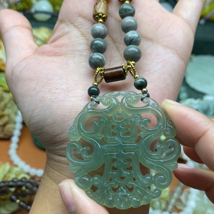 蛇纹石玉未镶嵌吊坠