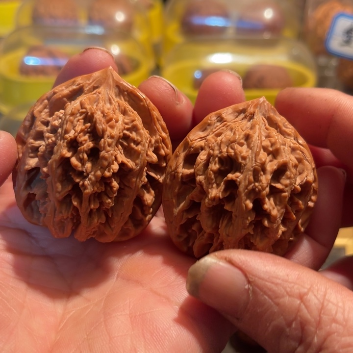 文玩核桃把件纯野生九龙筋43