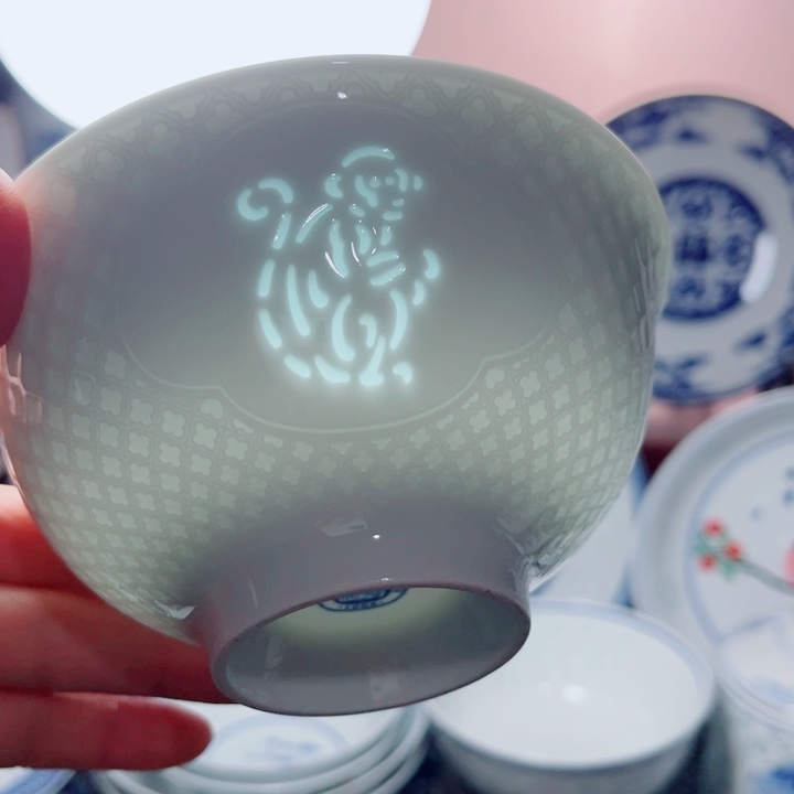 青花玲珑5寸饭碗生肖。猴