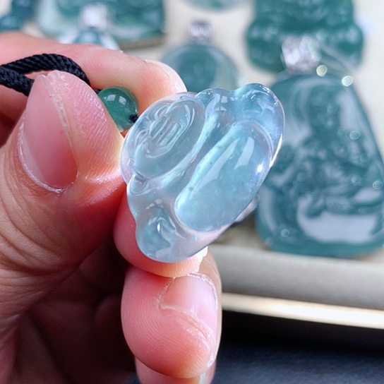 【闪购商品】翡翠颈饰未镶嵌天然翡翠