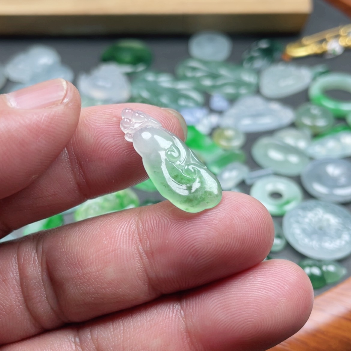 【闪购商品】翡翠颈饰未镶嵌翡翠