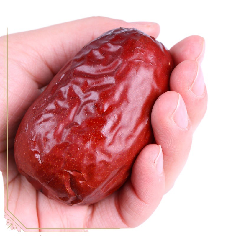 新疆直发和田大枣红枣树上吊干新疆大枣批发不清洗不加工一级吊干