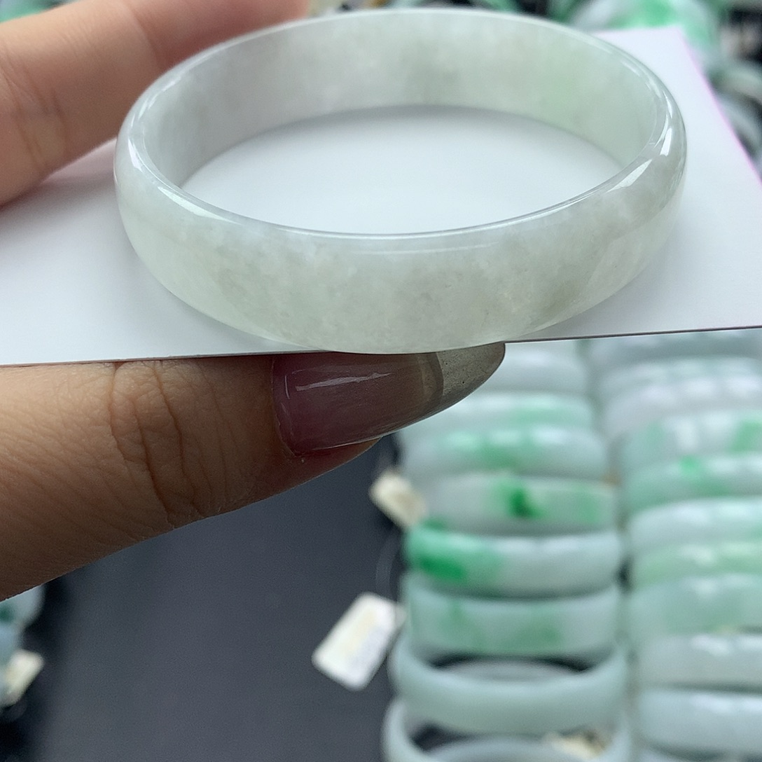 未镶嵌手镯翡翠公主