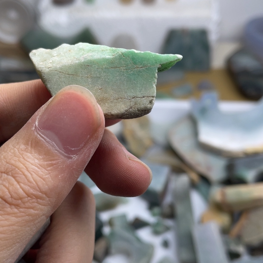 翡翠未镶嵌颈饰翡翠边角