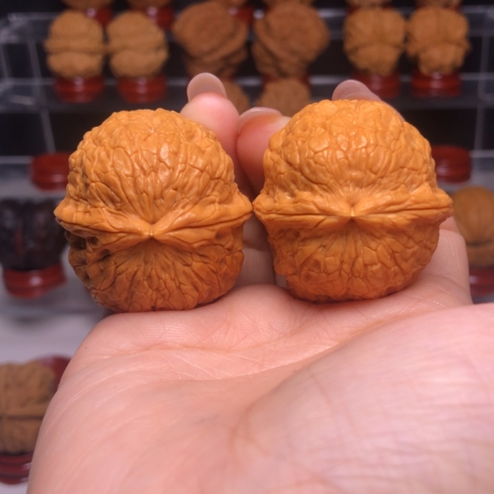 文玩核桃吊坠山*1金丝绣球