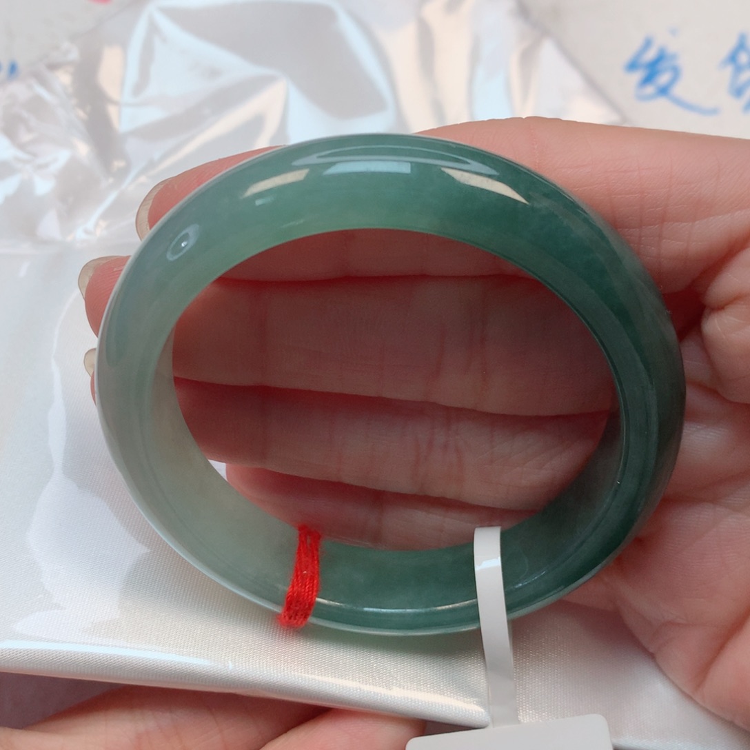 翡翠手镯未镶嵌51圈 半山水意境