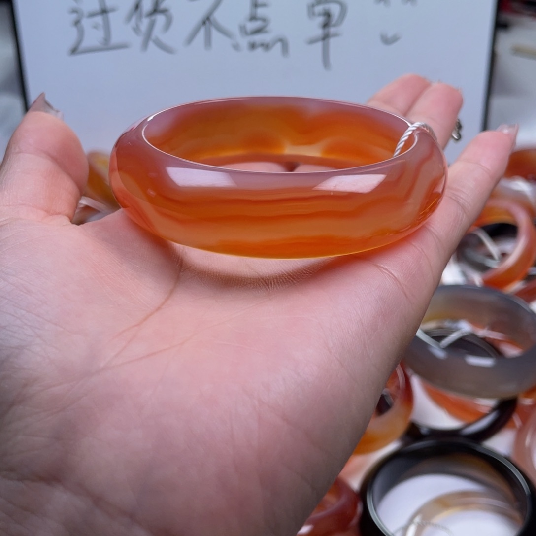 玛瑙/玉髓手镯未镶嵌