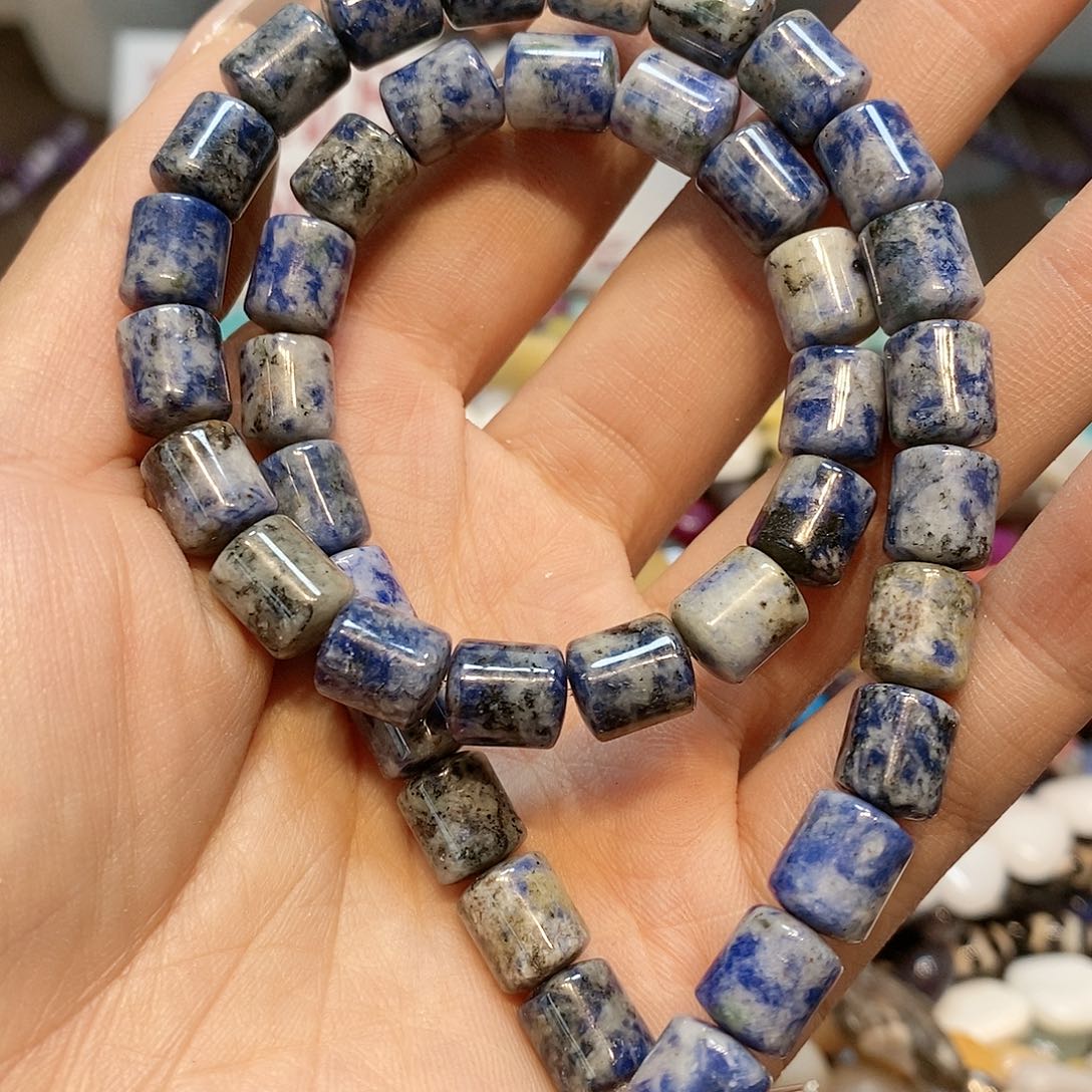 散珠玛瑙/玉髓蓝纹桶一条吗