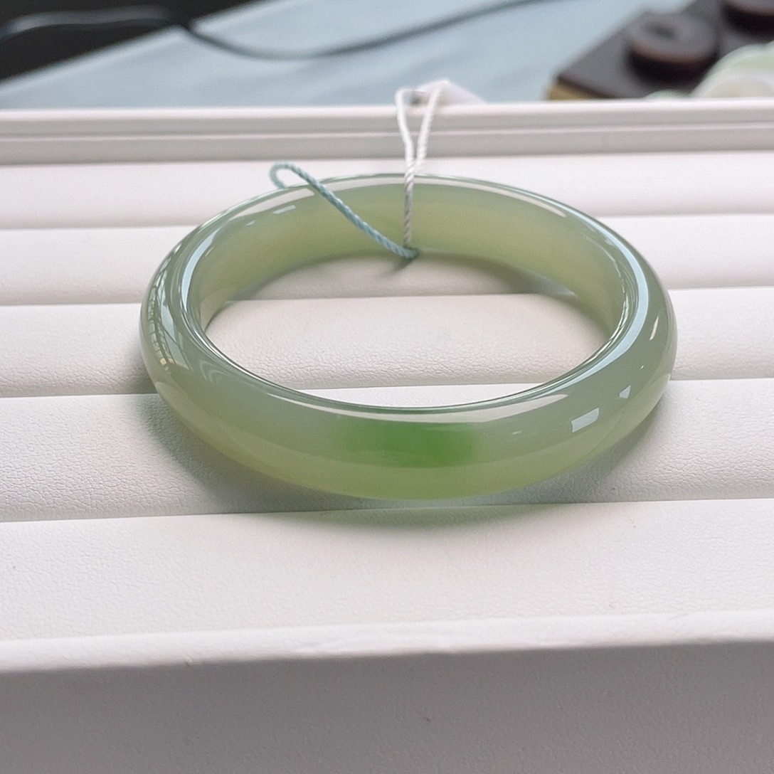 和田玉未镶嵌手镯冰猫底 翠浓 不包容