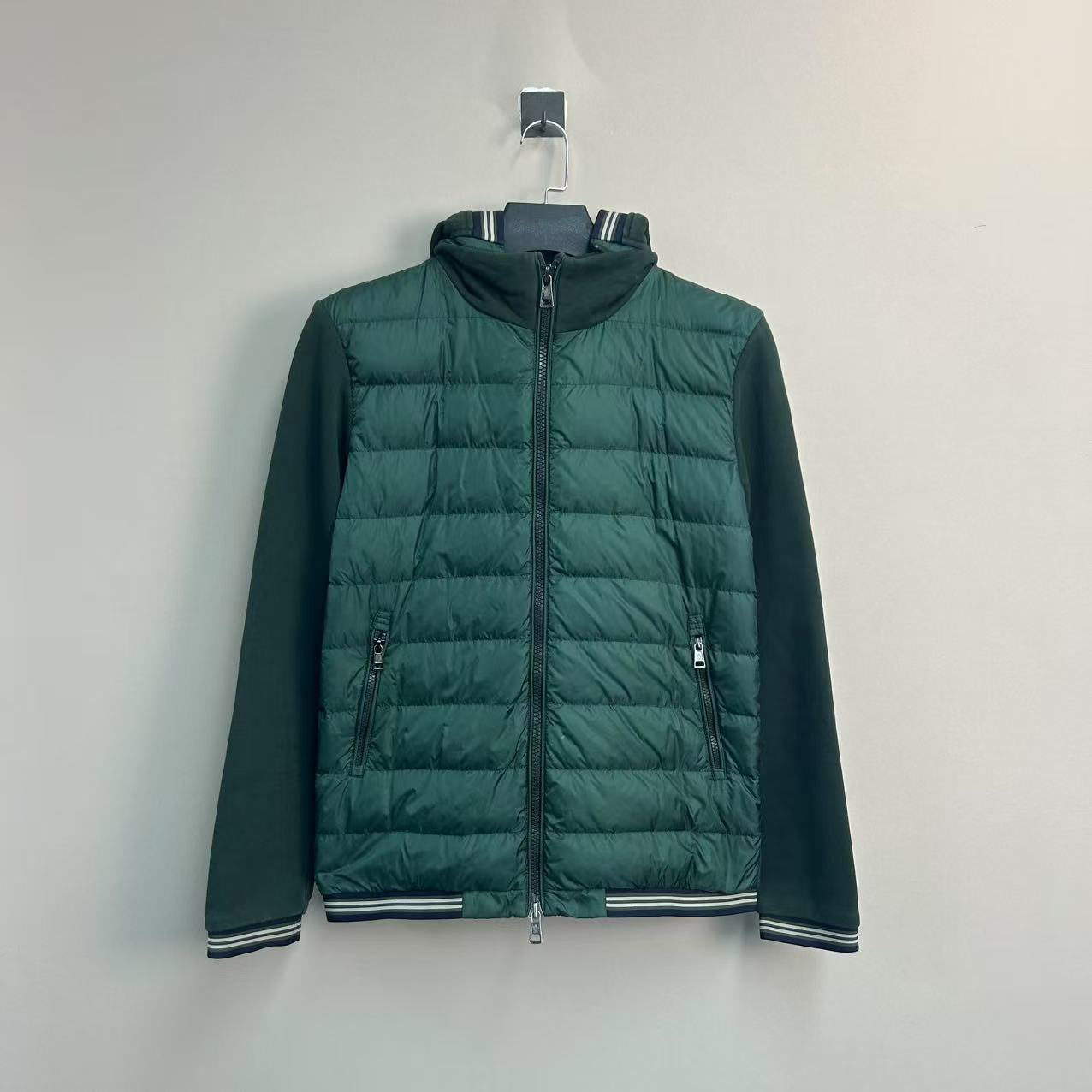99新 MONCLER 盟可睐羽绒拼接拉链帽衫/L码/价9400