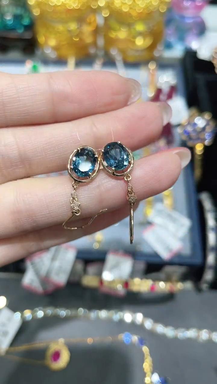 18K金镶嵌天然托帕石耳饰