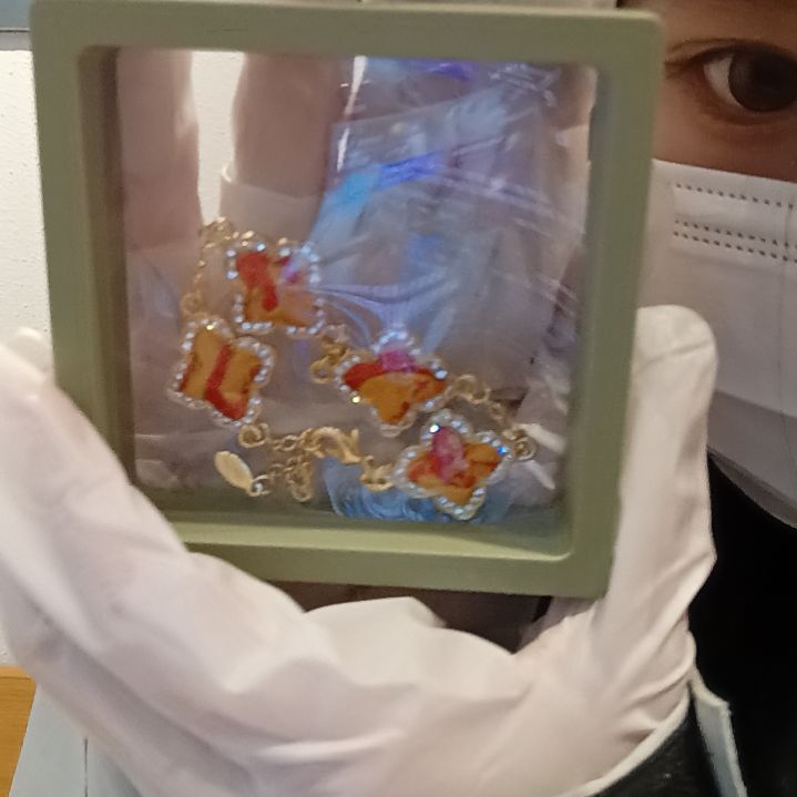 织绣和平小屋助力非遗蜀锦四芒星手链