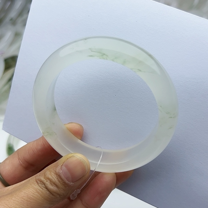 【闪购商品】石英质玉手镯未镶嵌