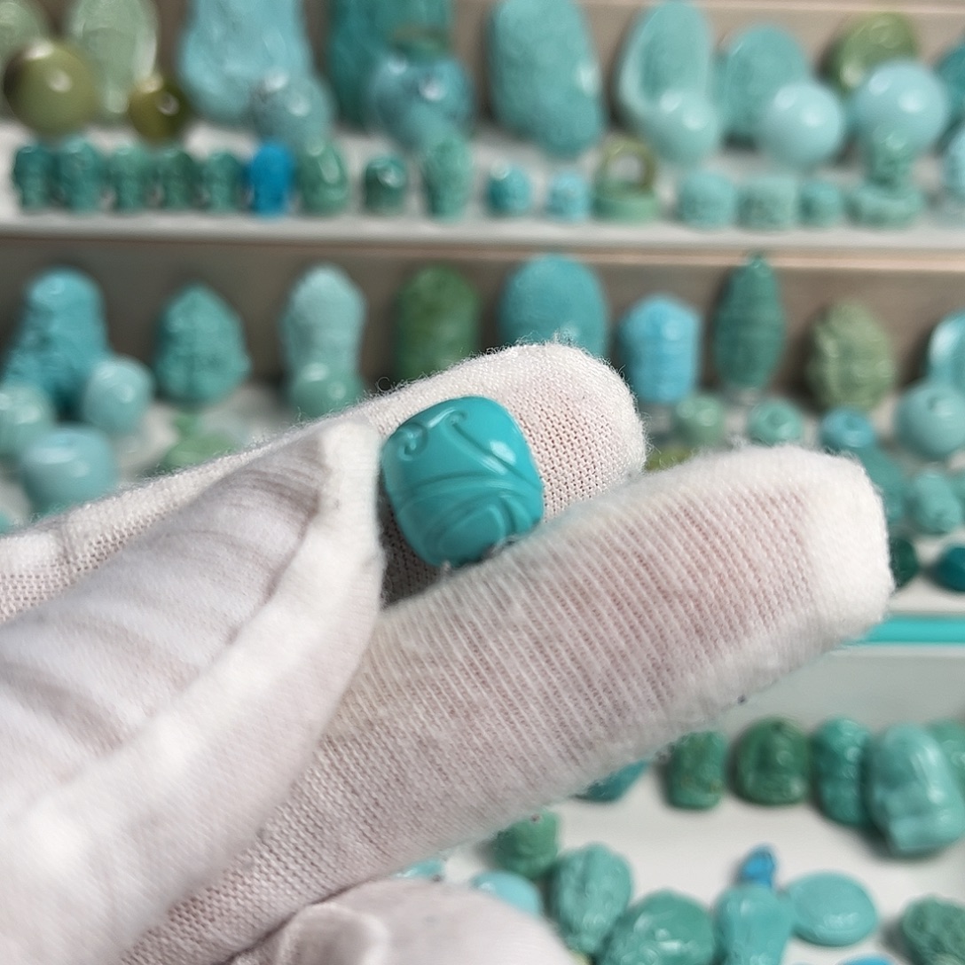 ****鲲绿松石未镶嵌珠宝奇石