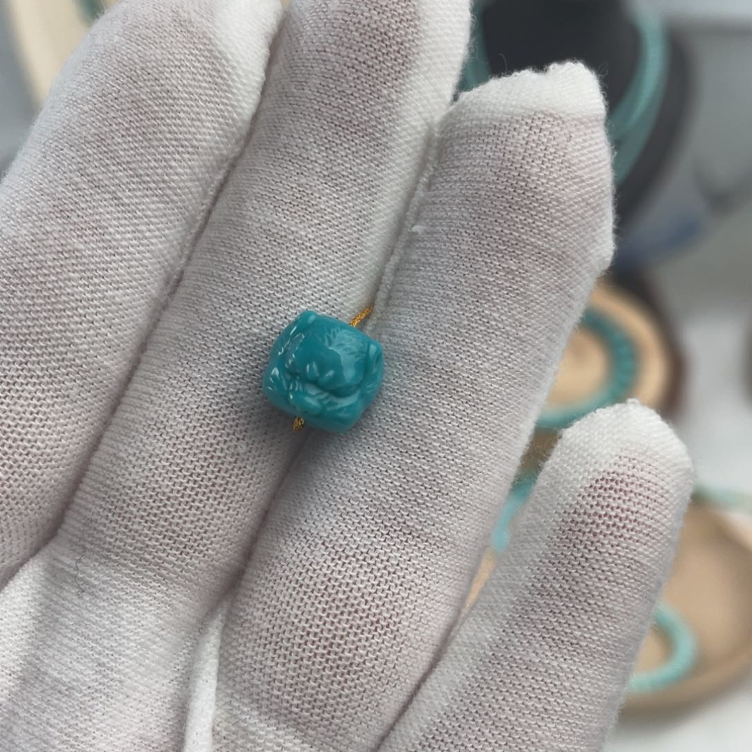 绿松石颈饰未镶嵌