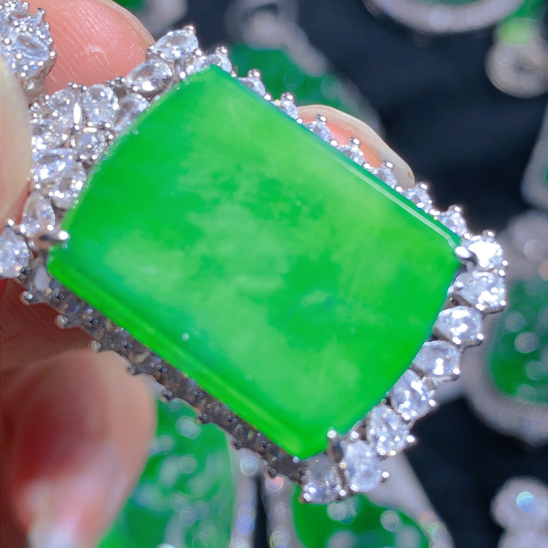 翡翠颈饰银S925镶嵌吊坠