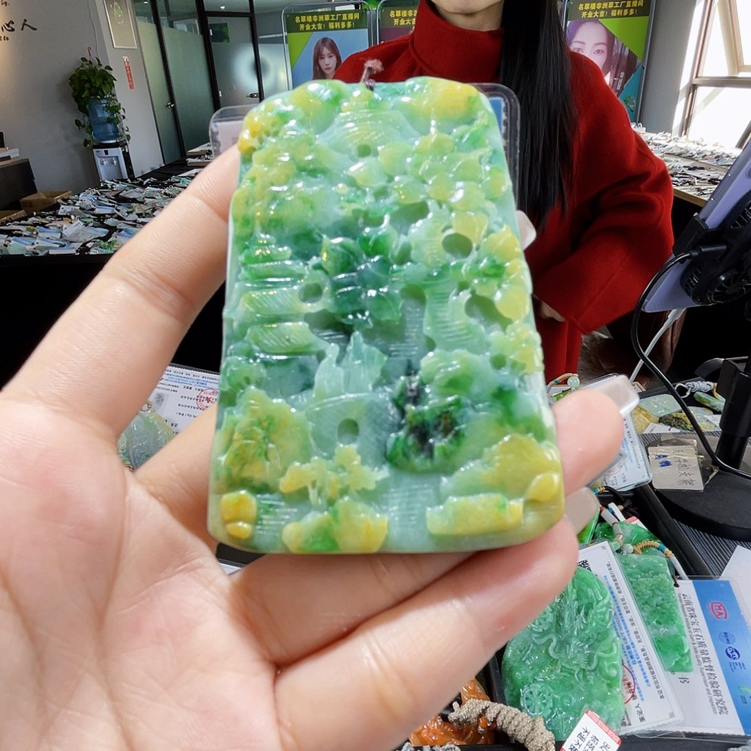 颈饰未镶嵌翡翠一