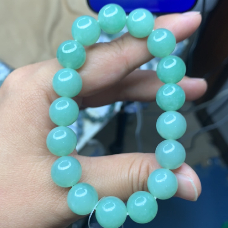 苹果绿男女同款手串卡12左右