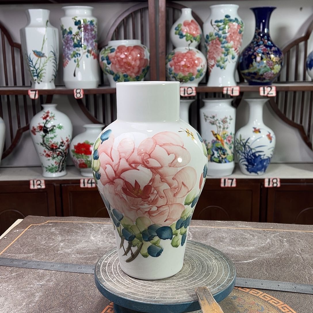 摆件陶景德镇陶瓷直红牡