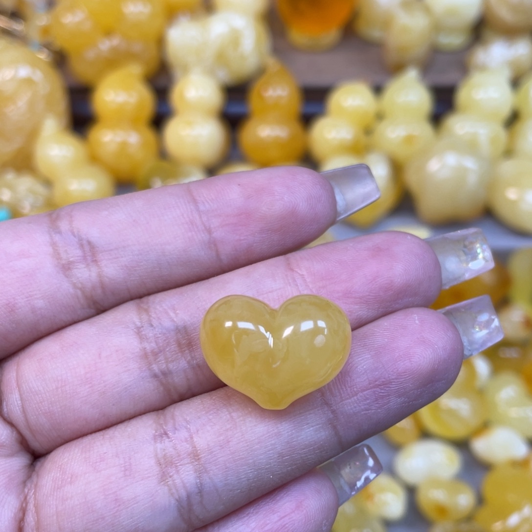 美***情琥珀未镶嵌珠宝奇石