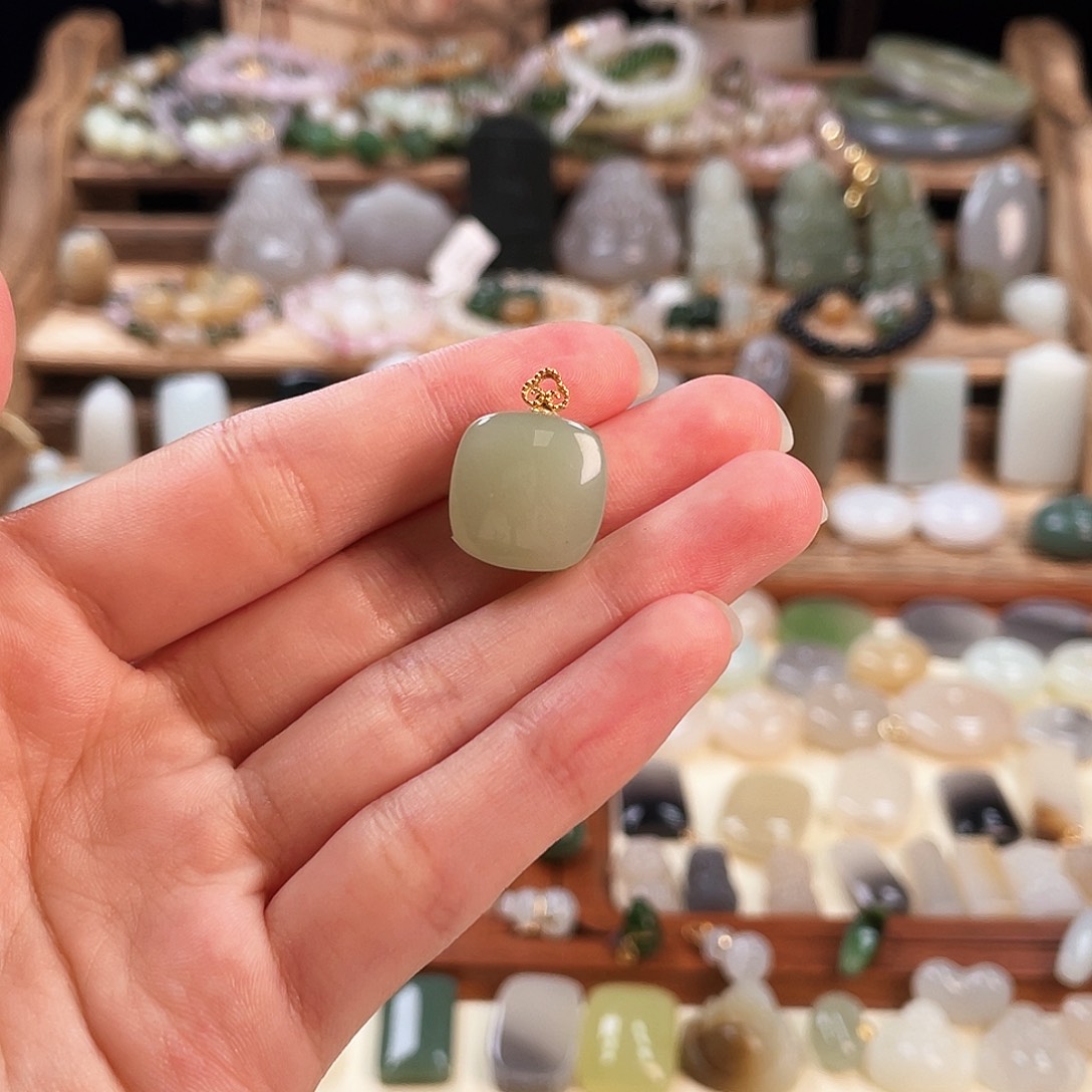 吊坠(不含链)18K金镶嵌和田玉