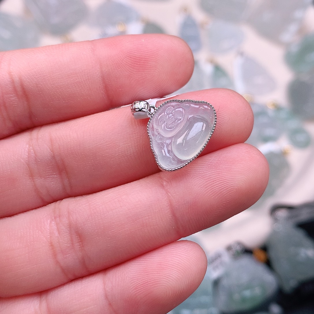 翡翠颈饰18K金镶嵌冰胶小佛