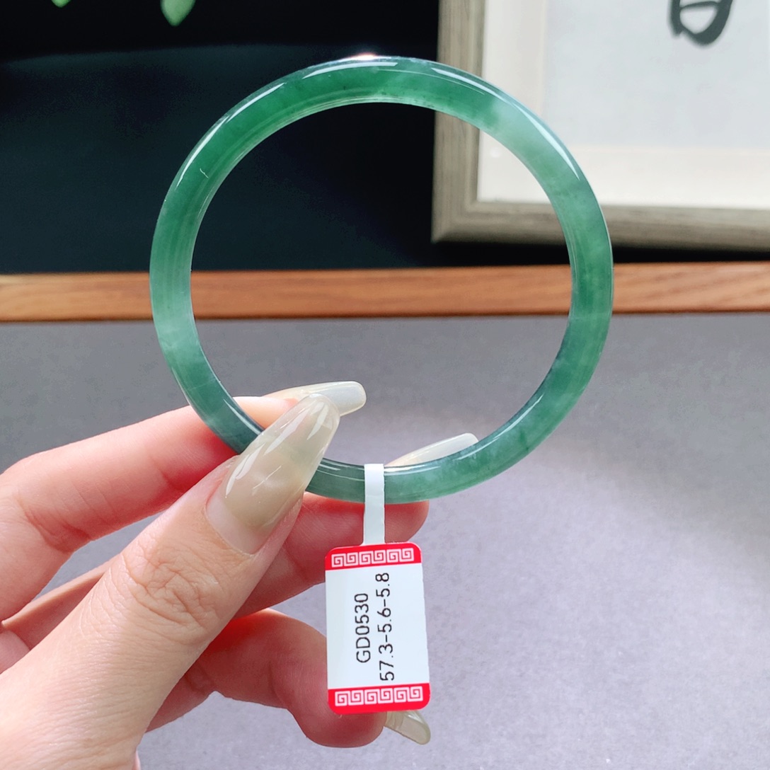 翡翠手镯未镶嵌天然翡翠手镯