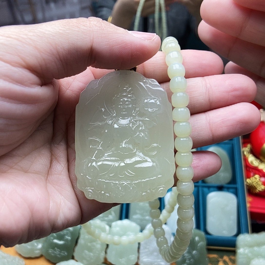 和田玉颈饰未镶嵌