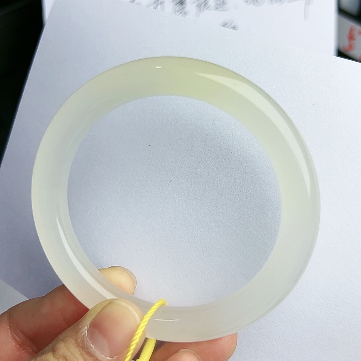 【闪购商品】石英质玉手镯未镶嵌