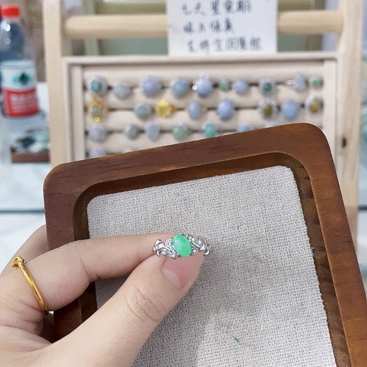 翡翠未镶嵌颈饰天然翡翠Ａ货