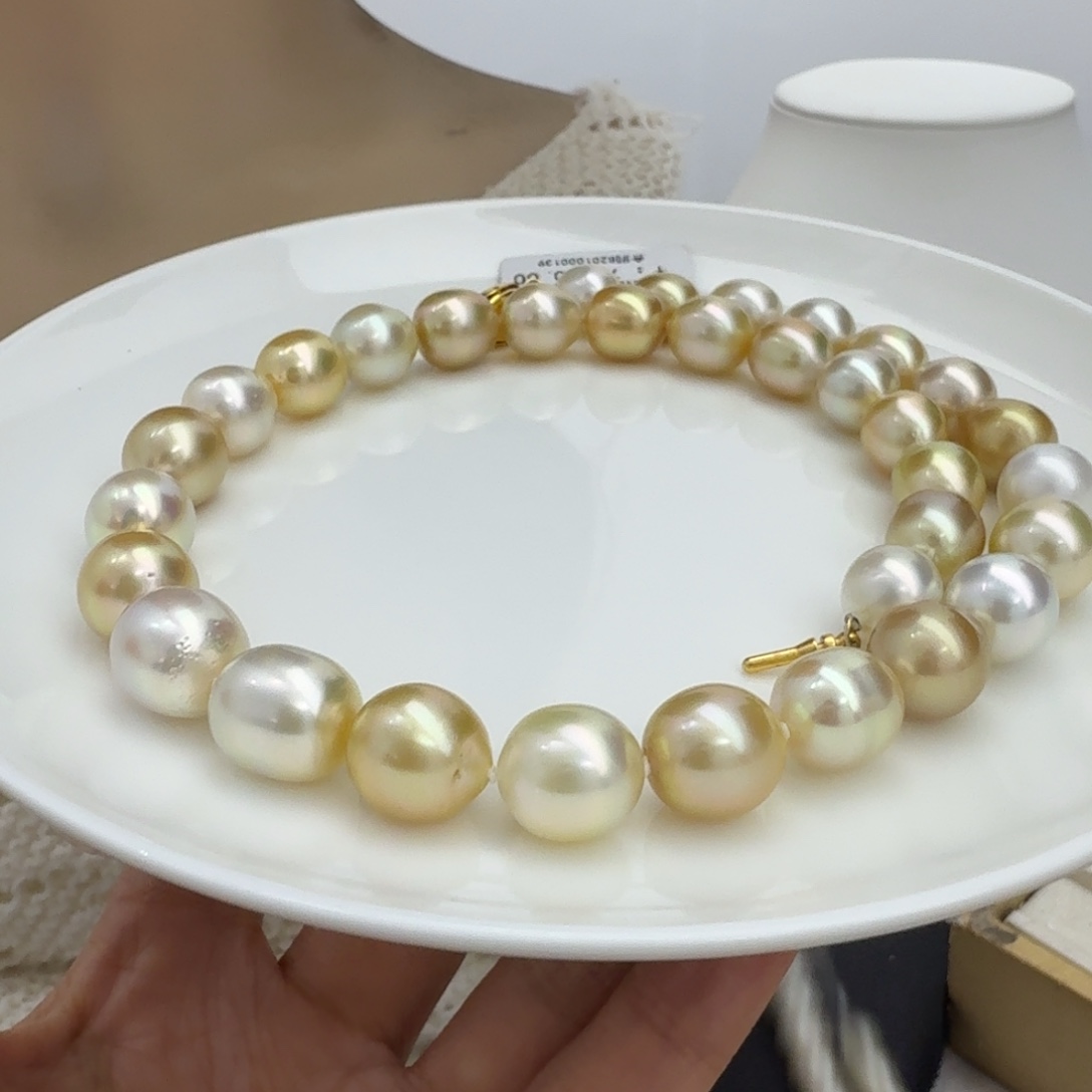 未镶嵌海水珍珠颈饰