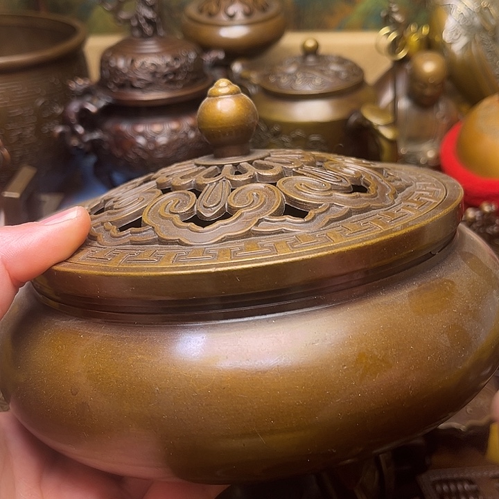 精美铜器批发档口